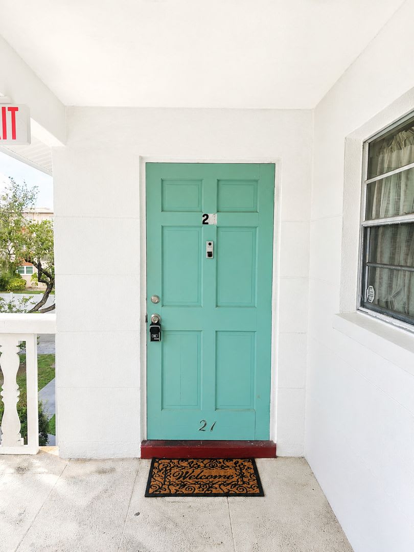 Move-In Special! Beautiful 2BR/1BA Apartment – Up to $1,000 Off – photo 2