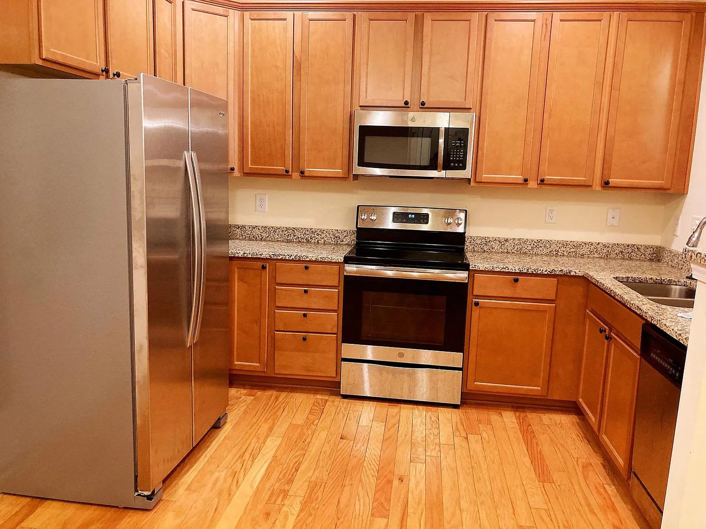 Charming 3BR Townhome in Charlotte – photo 1