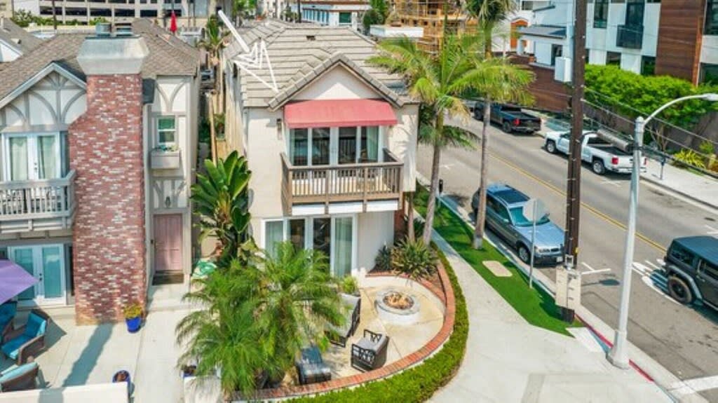 227 2nd St – photo 2