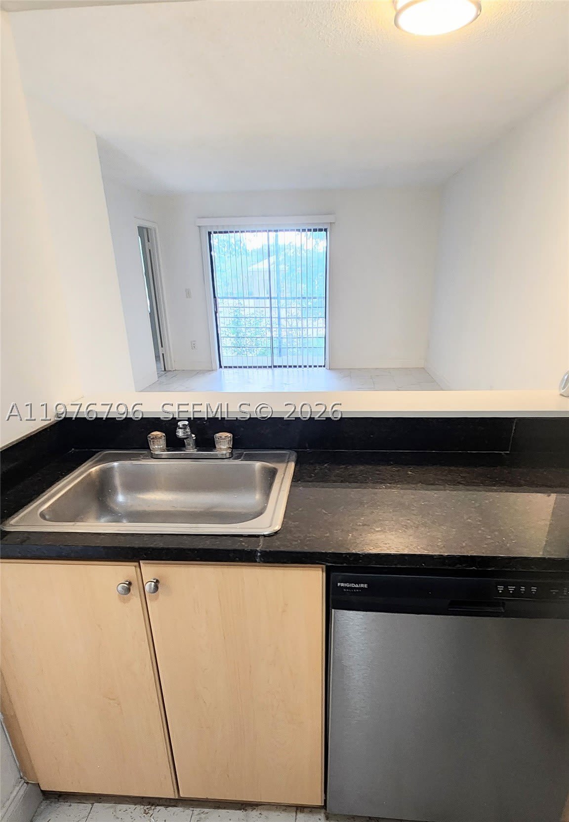 902 NE 209 St – photo 2