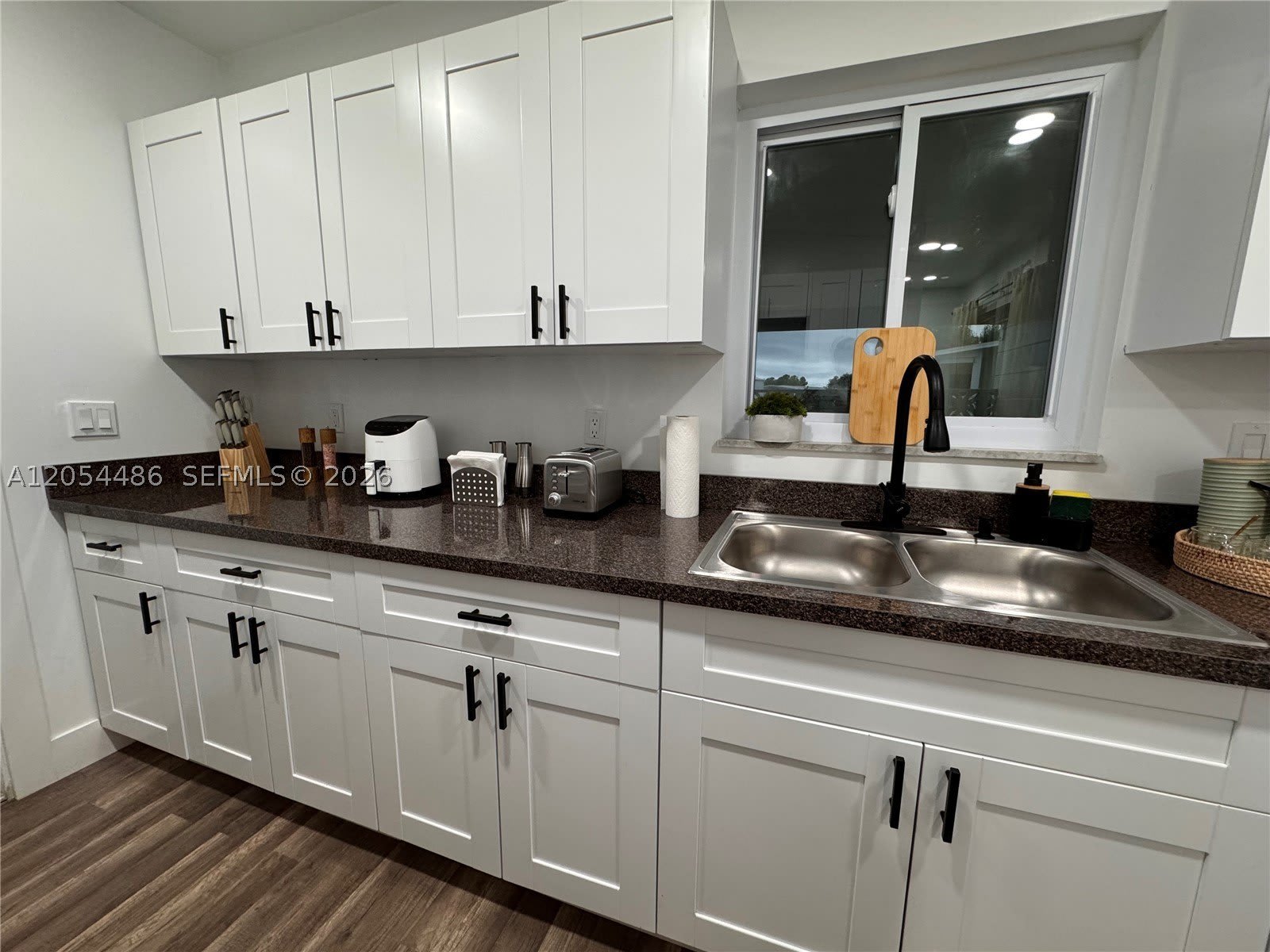 22258 Beverly Ave – photo 4