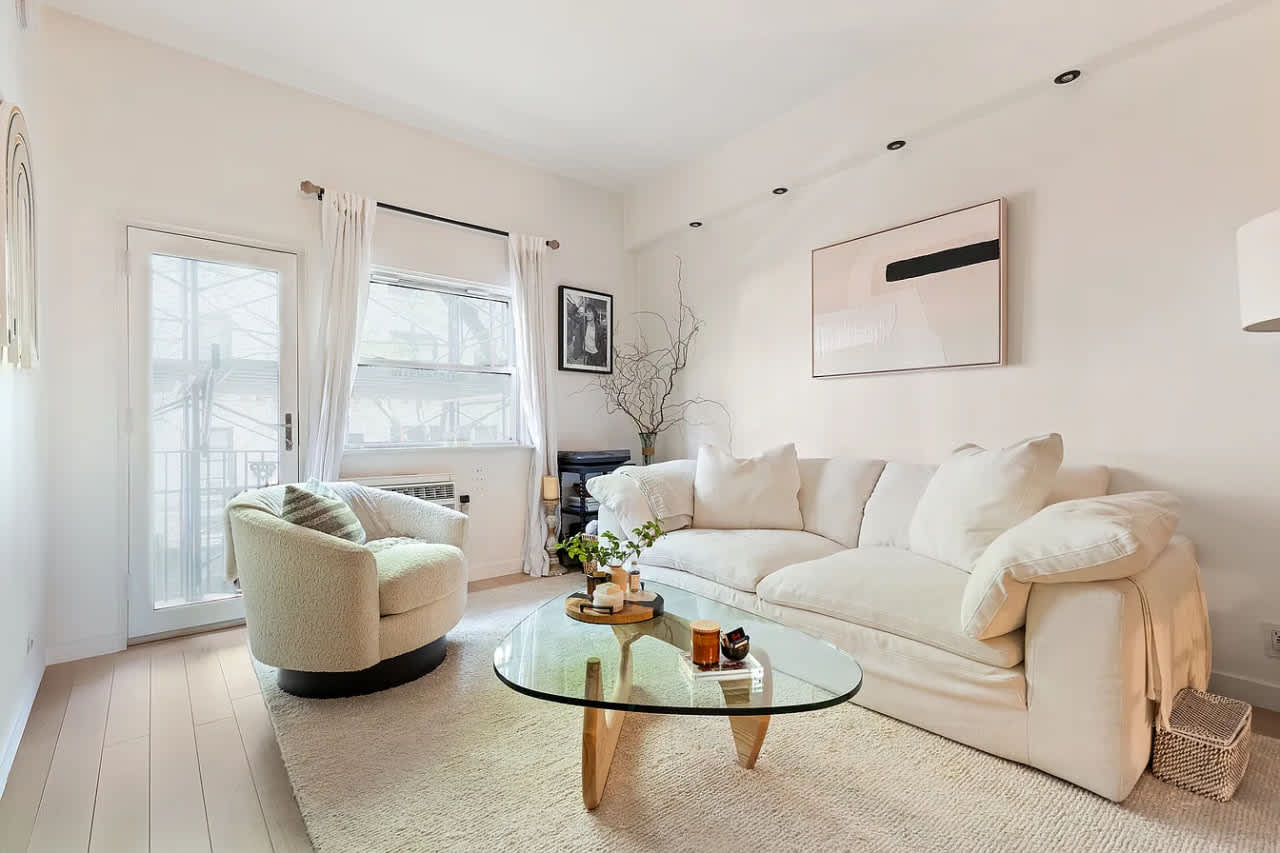 212 Thompson St Apt 4H – photo 4