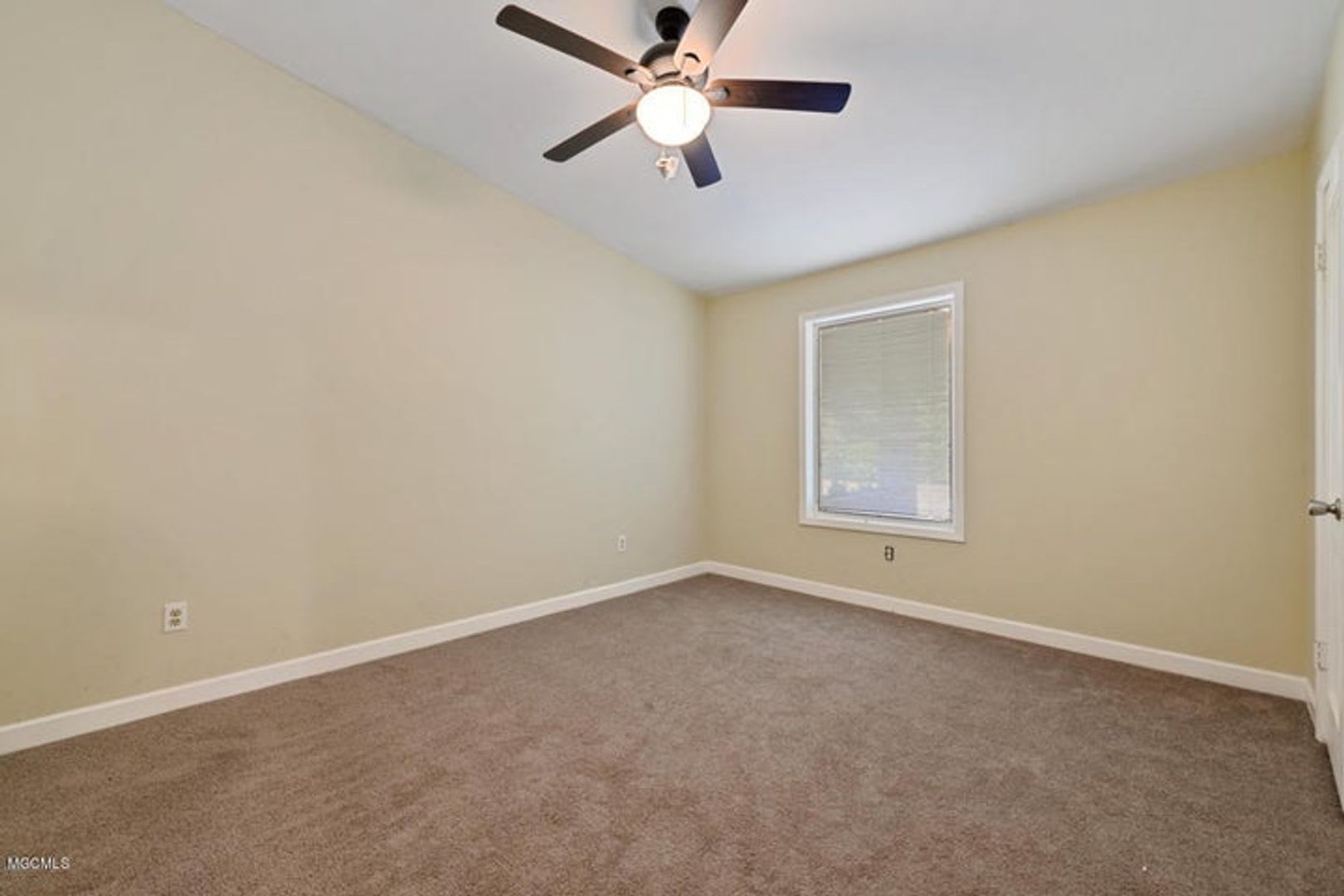 Large Home Close To The Beach – photo 2