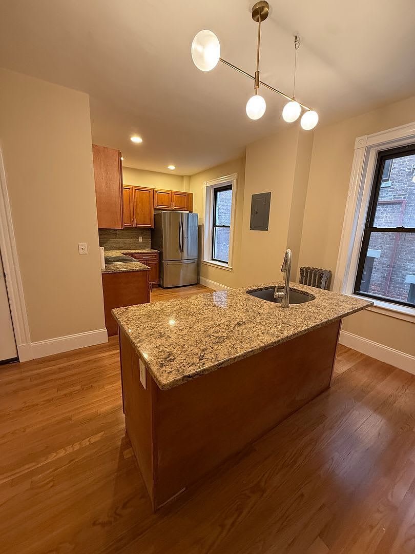 Perfect Apt Modern Sunny Spacious Apt In The Perfect Location Near Bu Campus With Heat And Hot Water Included – photo 4