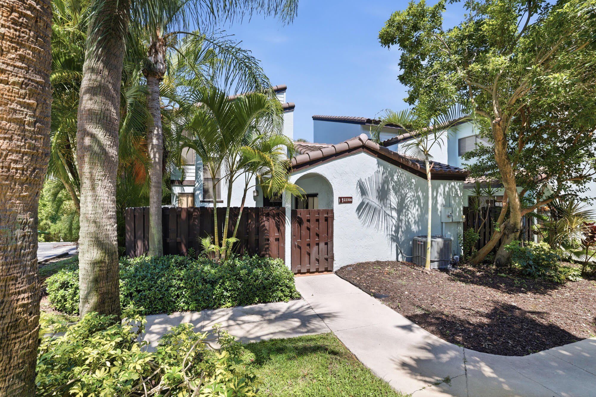 22316 Pineapple Walk Drive – photo 1
