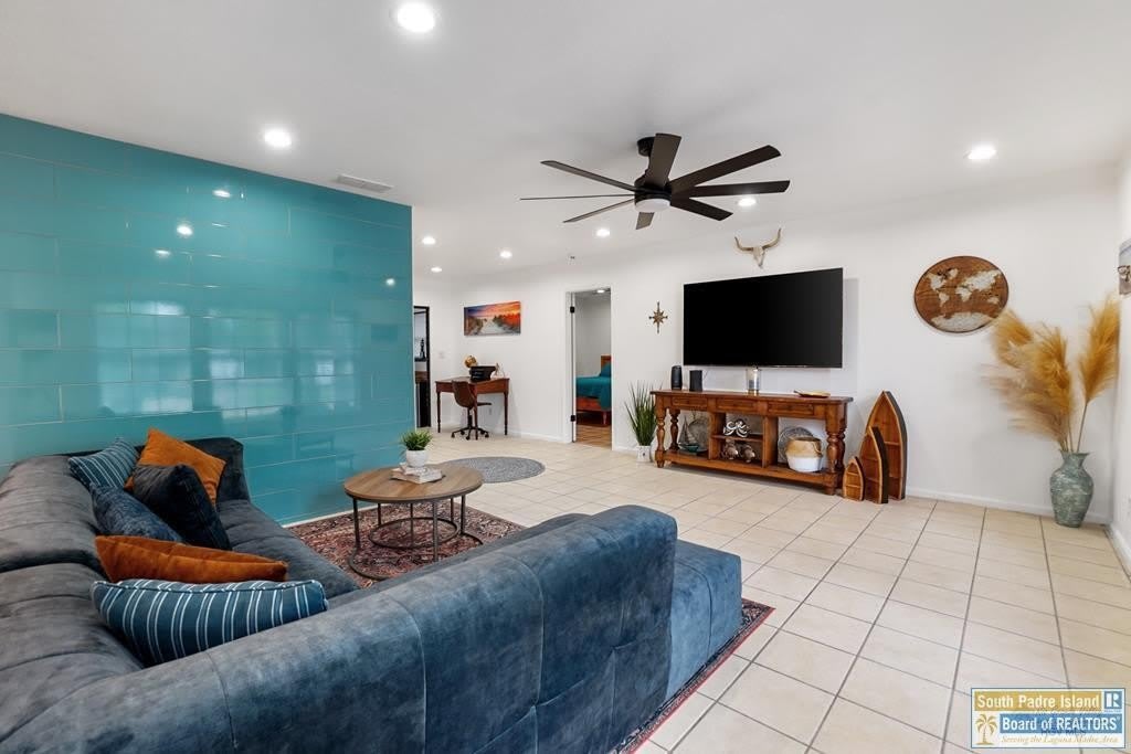 421 Mesquite Dr. – photo 5