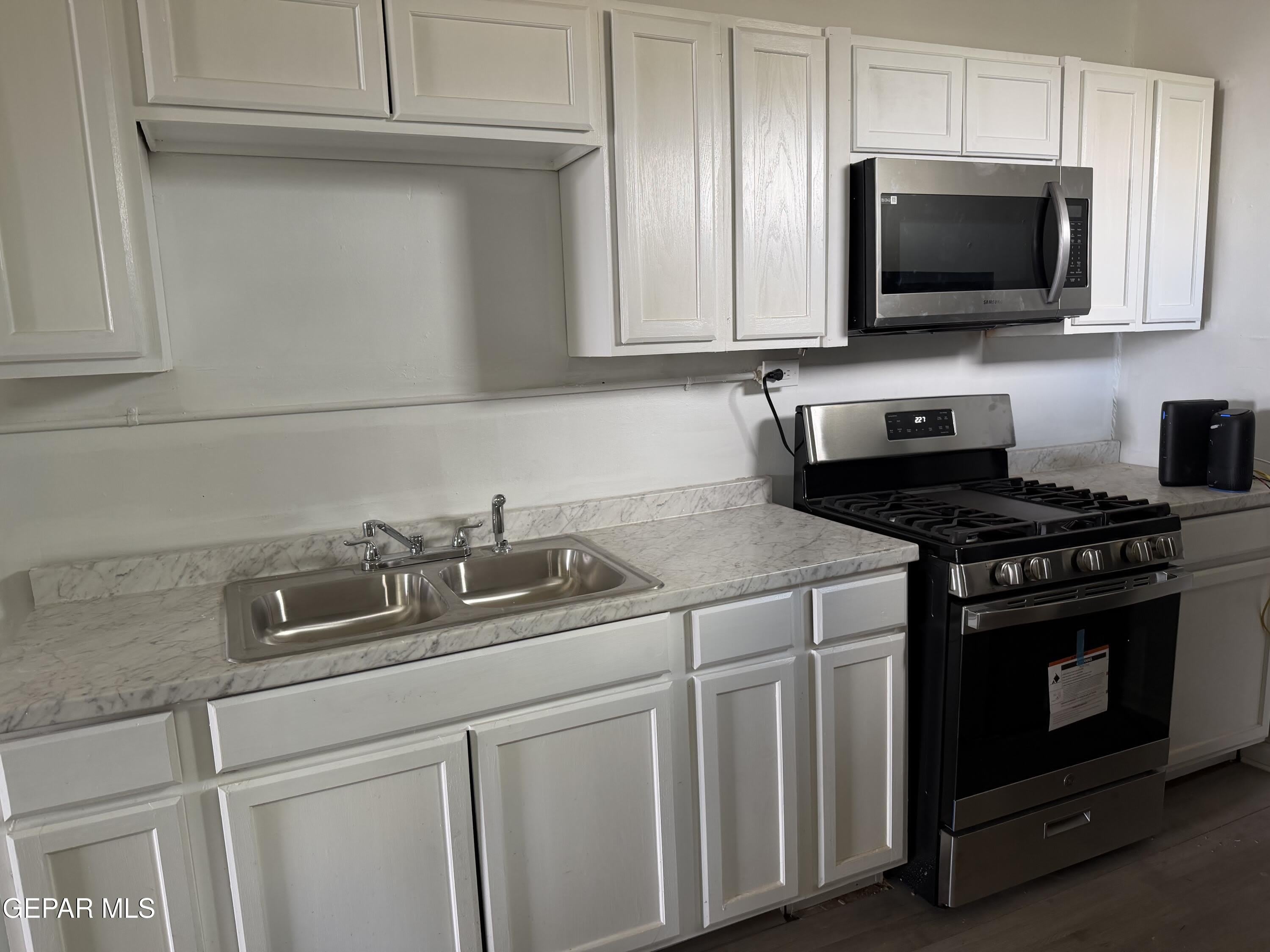 1025 Magoffin Avenue – photo 5