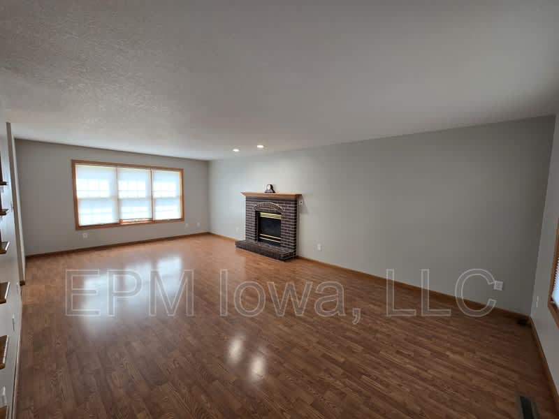 4710 Donald Drive – photo 5