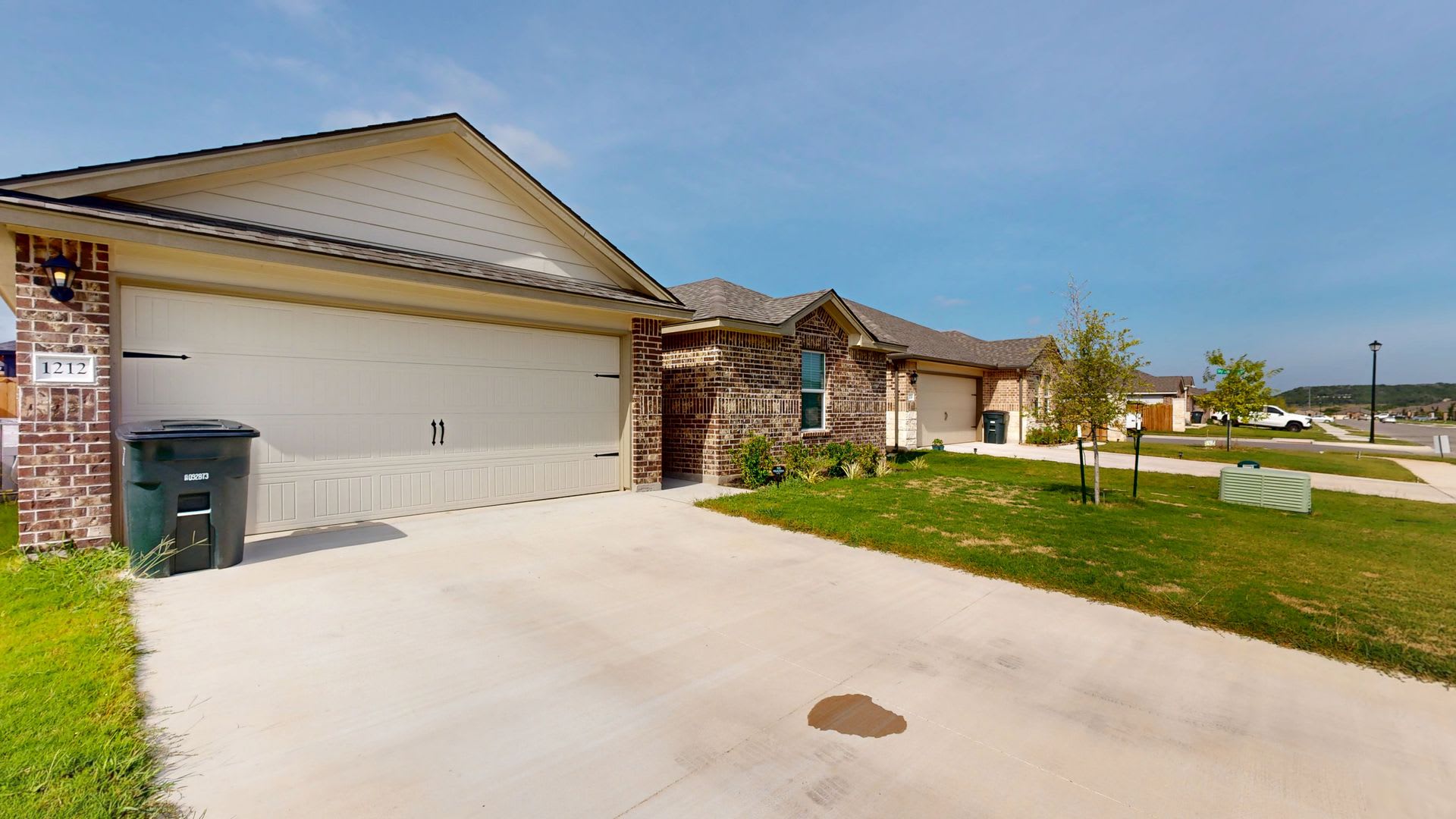 2 WEEKS FREE + $1,725 RENT ALMOST BRAND NEW HOME BY FORT HOOD! – photo 3