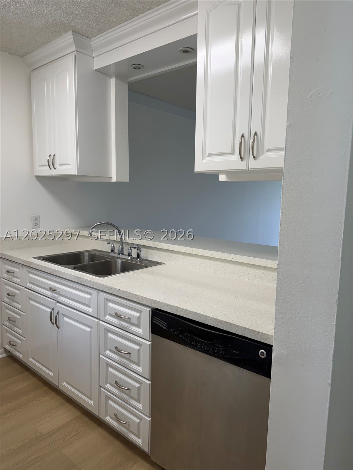 8560 N Sherman Cir – photo 3