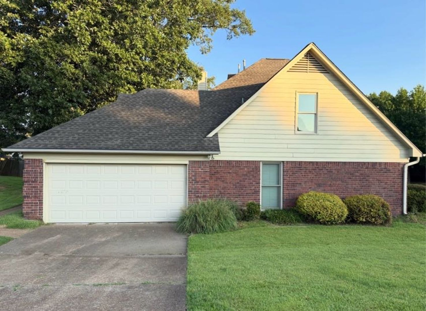 Now Available For Showing This Spacious 4 Bedroom 3 Bathroom Home – photo 3