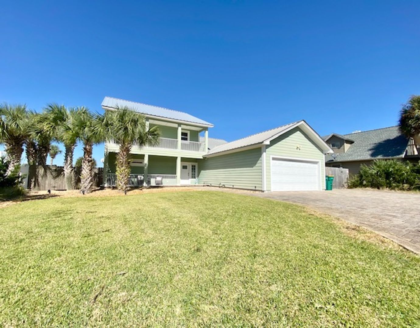 WOW! BEAUTIFUL 3 bedroom WATERFRONT fully furnished POOL home on Okaloosa Island! – photo 2