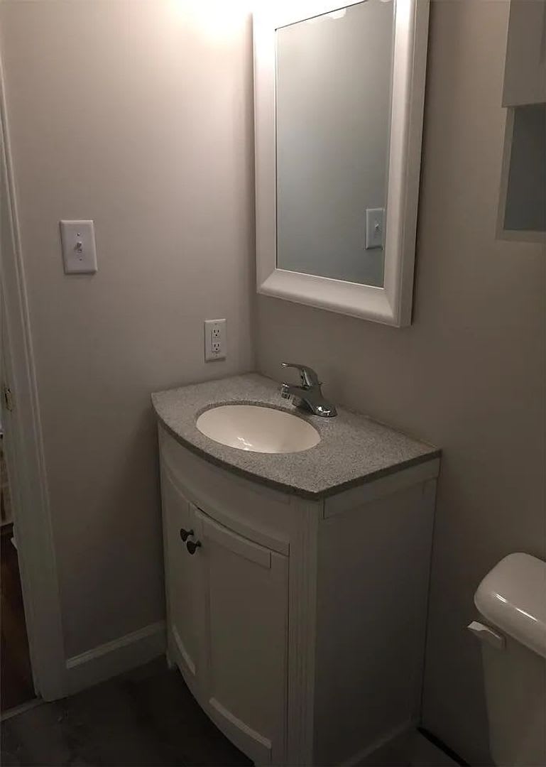 Room In 3 Bedroom Home At Downing Rd – photo 3