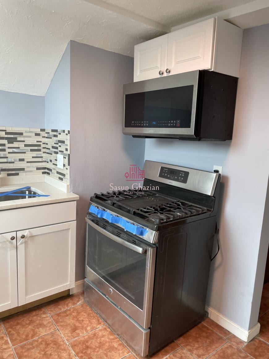 6 Windsor St. – photo 3