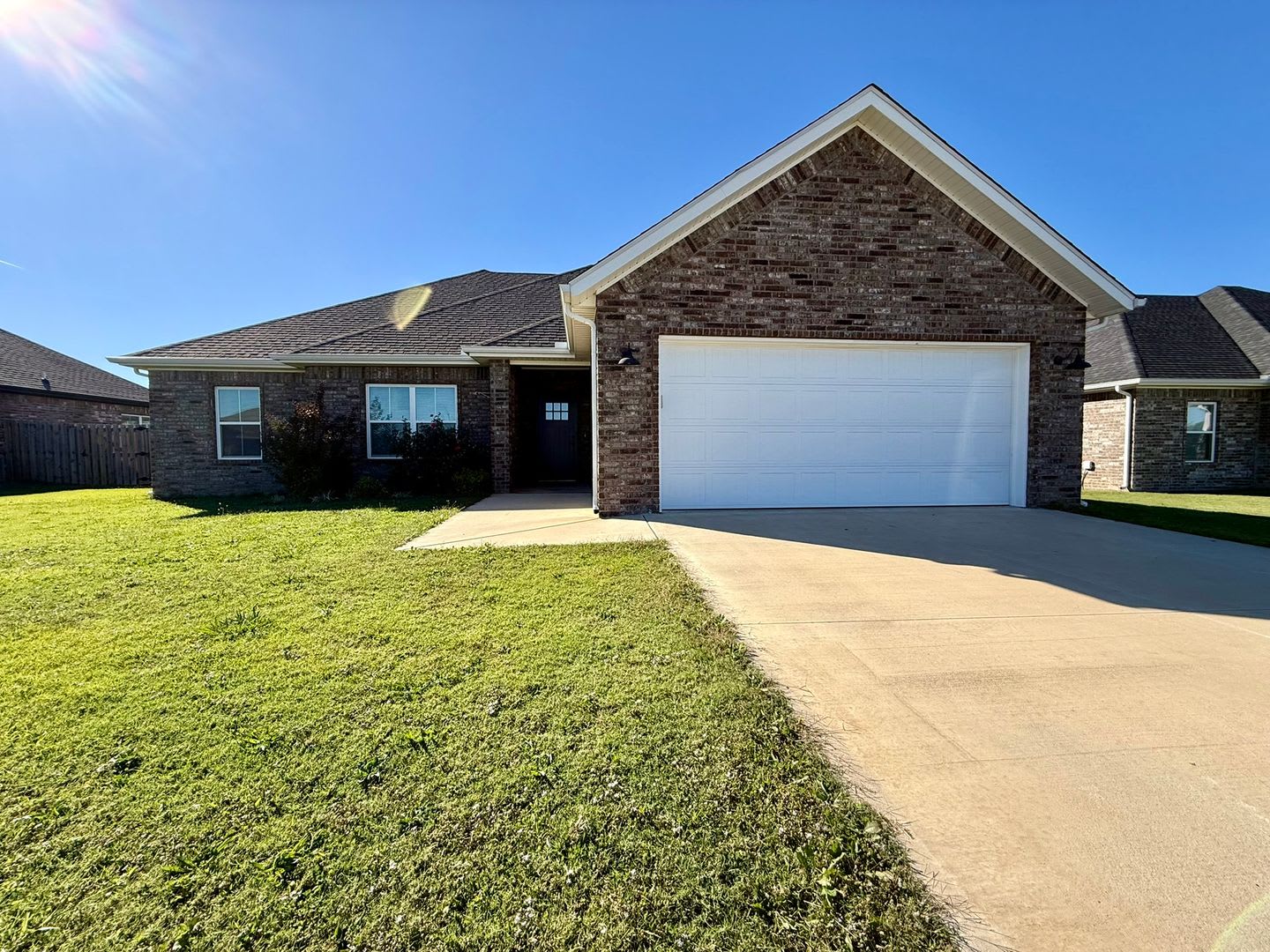 ***1049 Parker Lane*** – photo 1