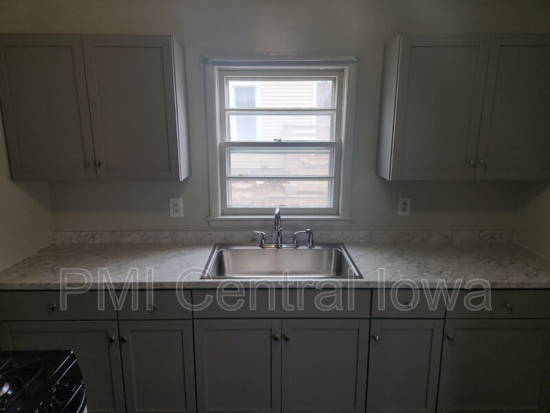290 E 17th St – photo 5