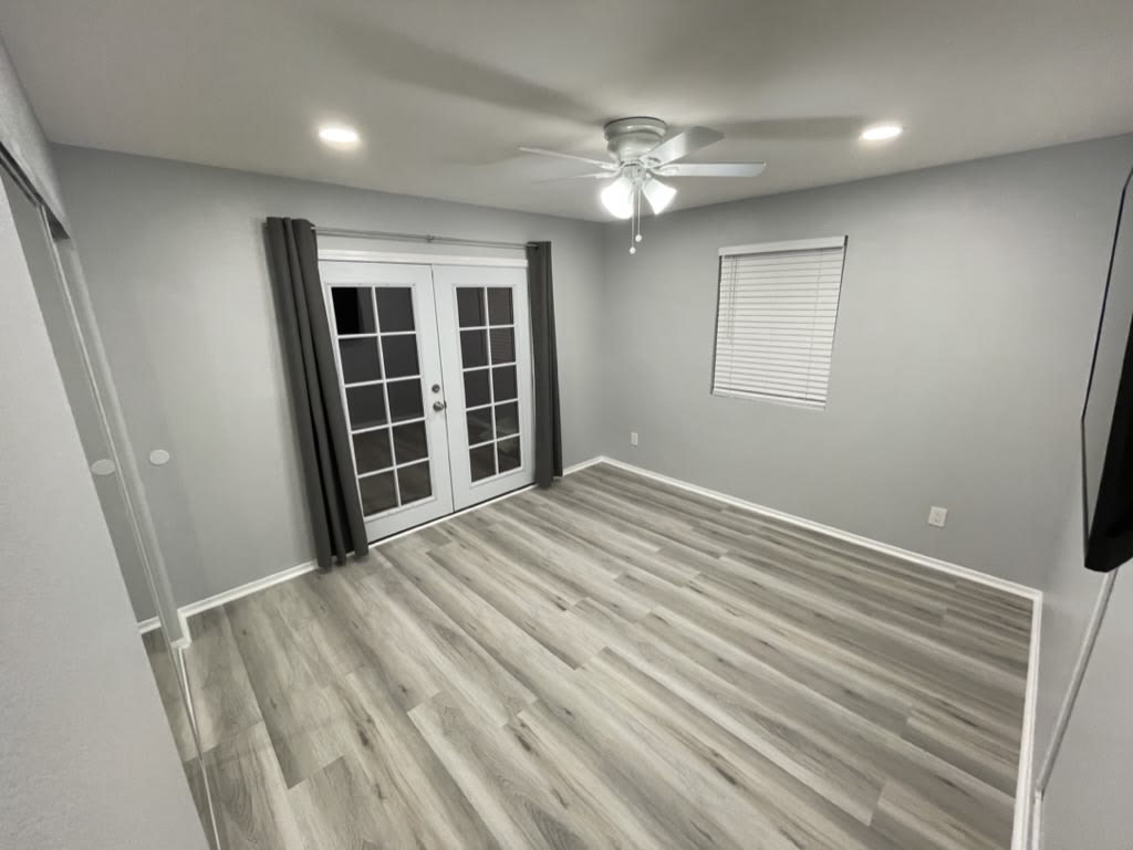 469 W 2nd St – photo 2