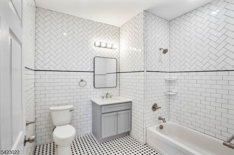 100 North Ave – photo 2
