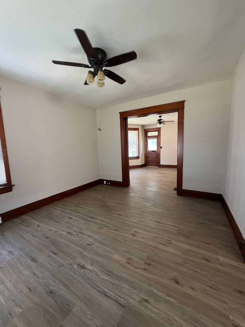 Newly Renovated 3-bedroom 1.5 bath home. Centrally located. – photo 4