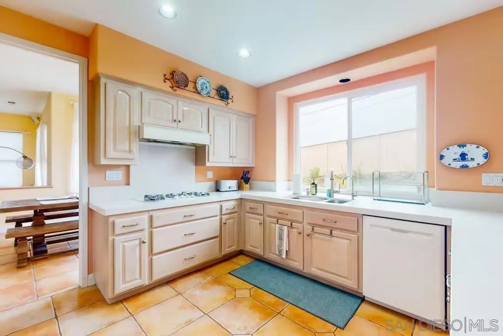 863 Starflower Rd – photo 4