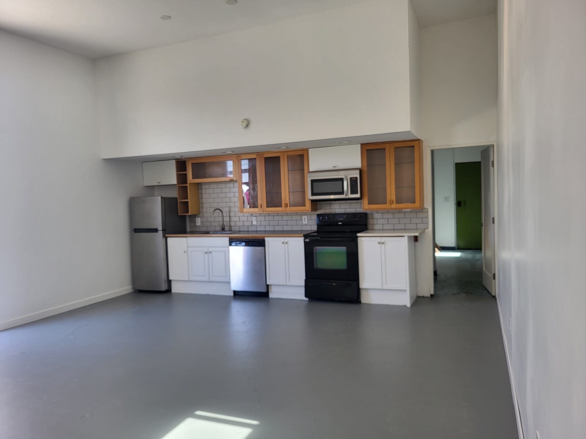 2635 Logan Ave – photo 4