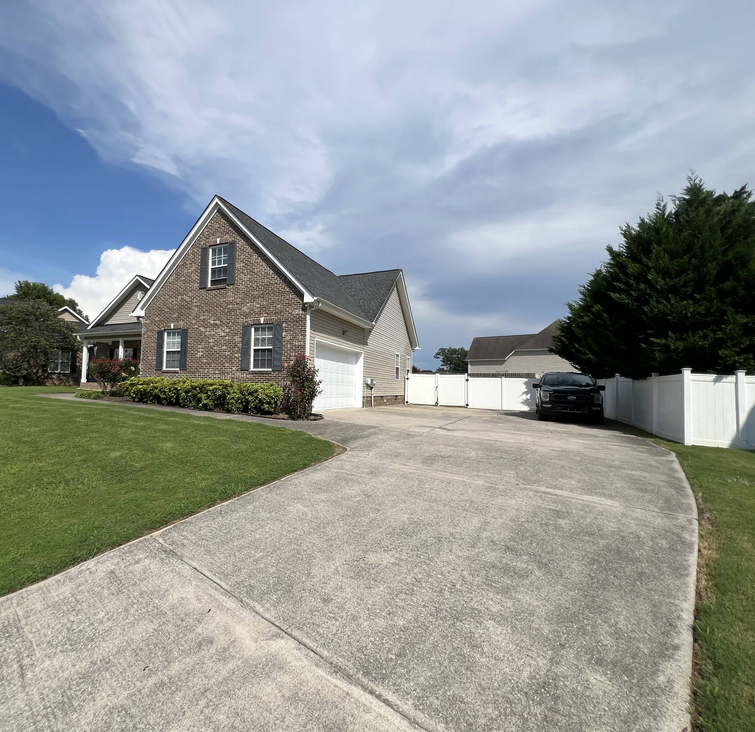 7629 Prince Drive – photo 2