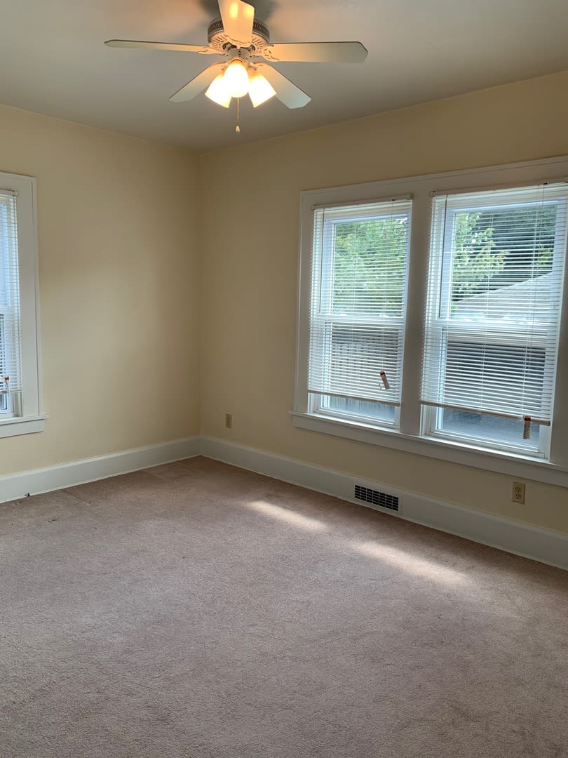 207 E. Broadway – photo 5