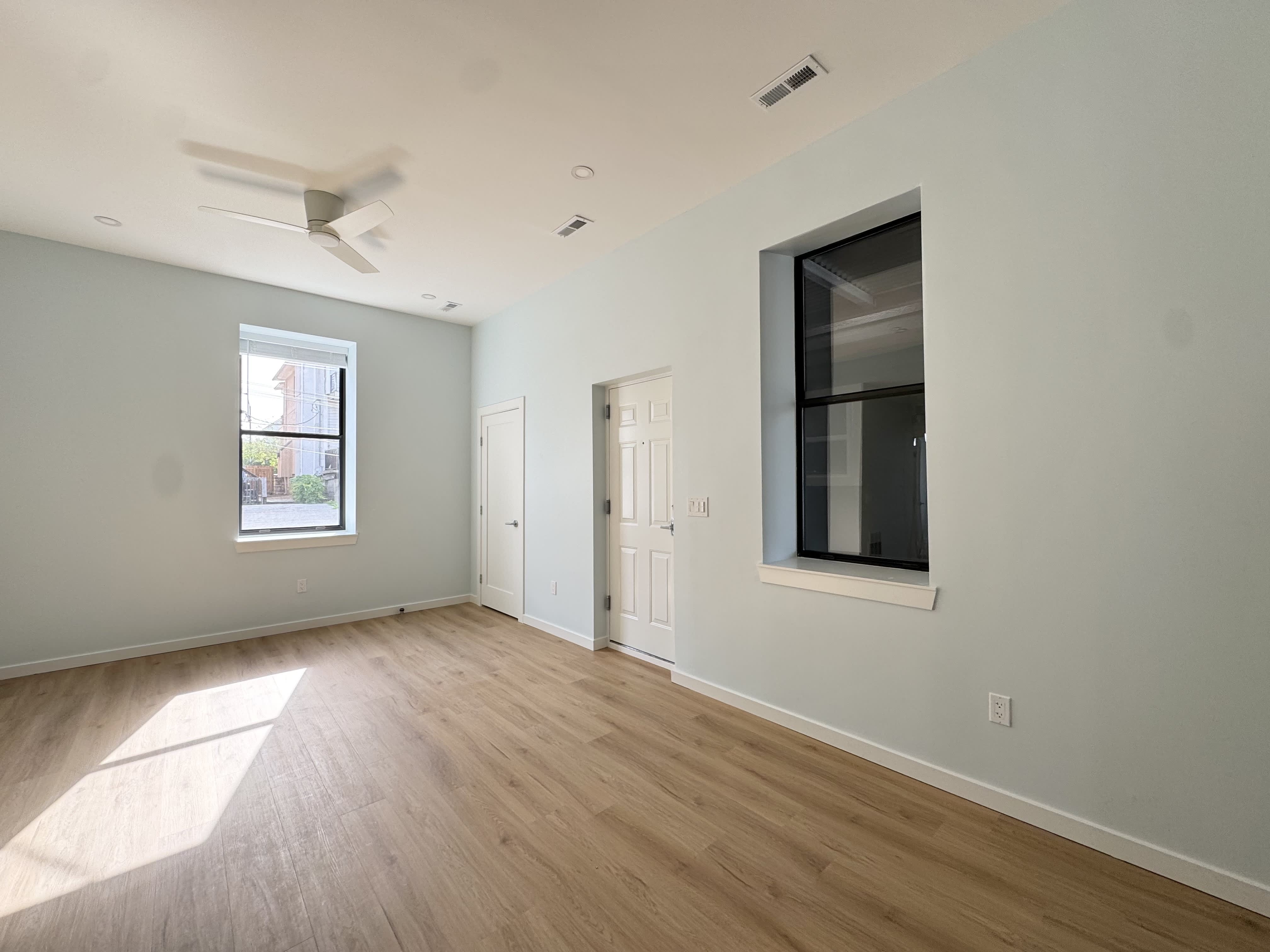 517 Gillis Street – photo 4