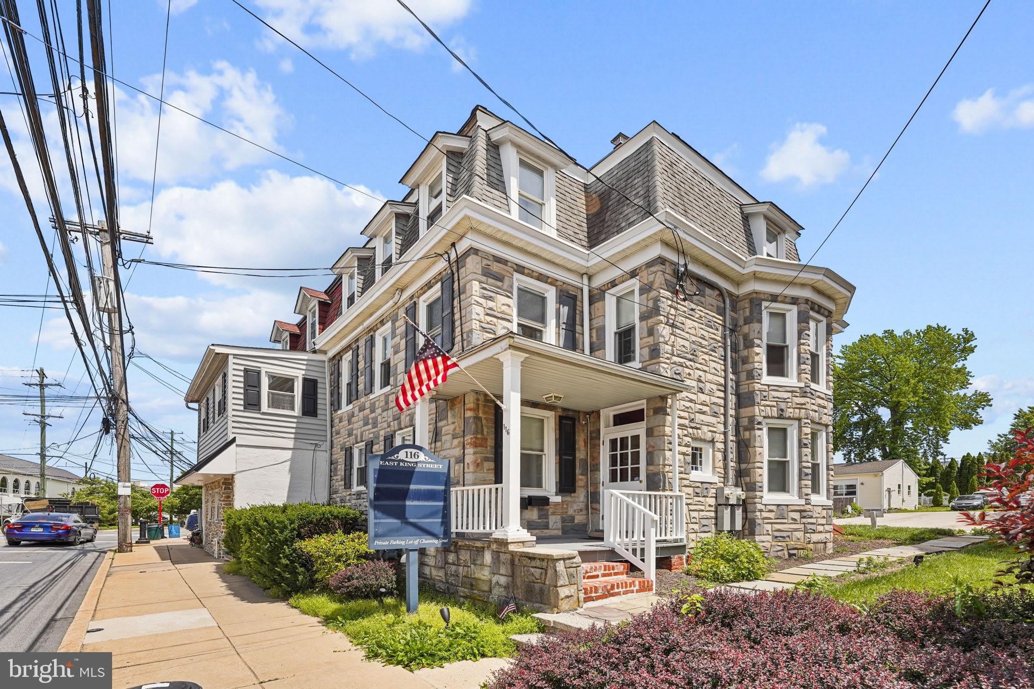 116 E KING Street – photo 1