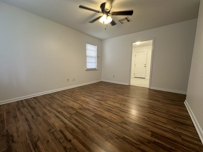 4223 Elaine Street – photo 3