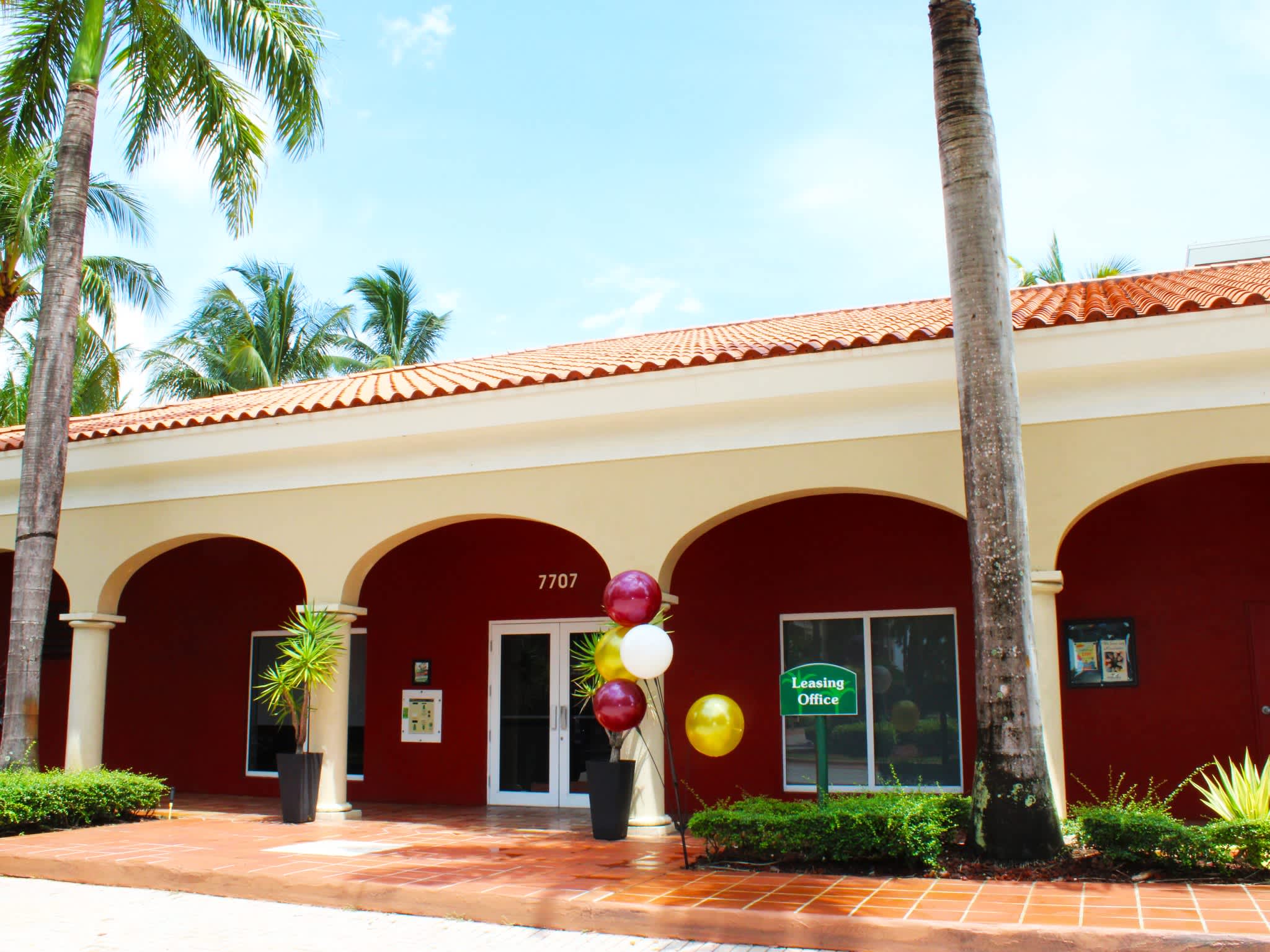 Royal Palms – photo 3