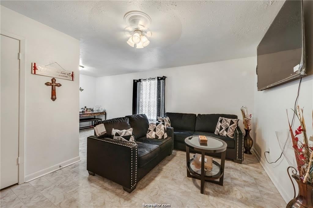 1526 Pine Ridge Drive – photo 2