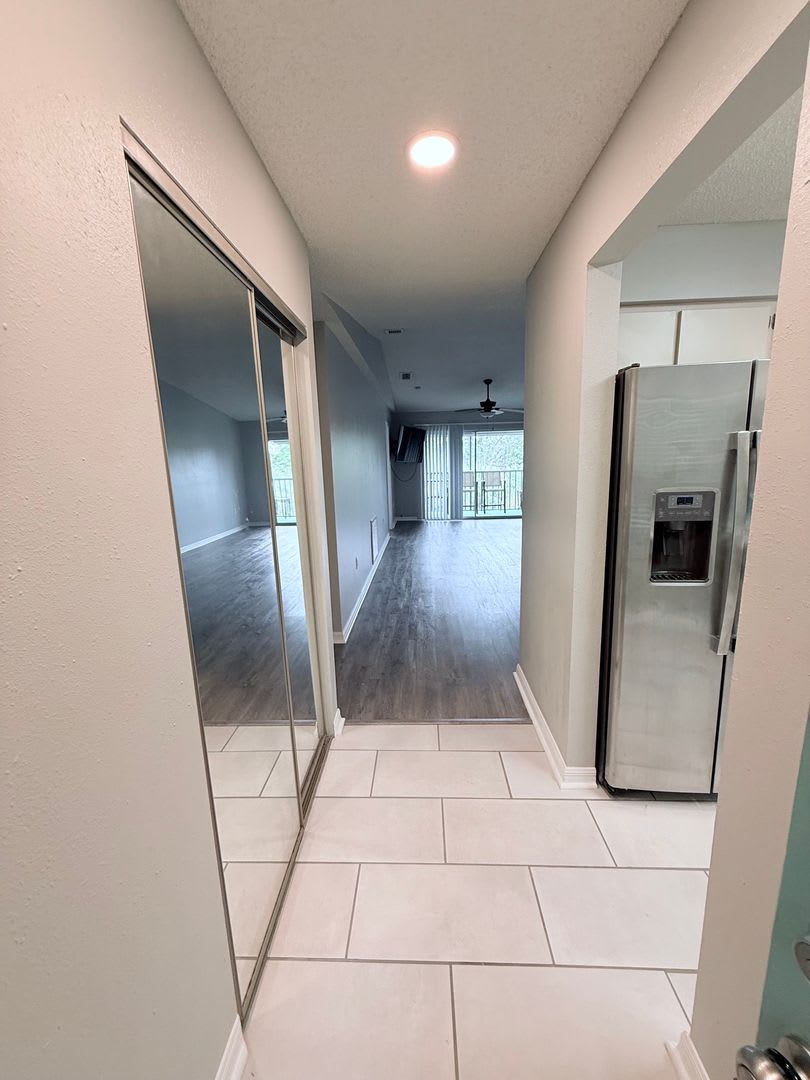 Beautifully Updated 2 Bedroom Condo In Prime Gulf Gate Location – photo 3