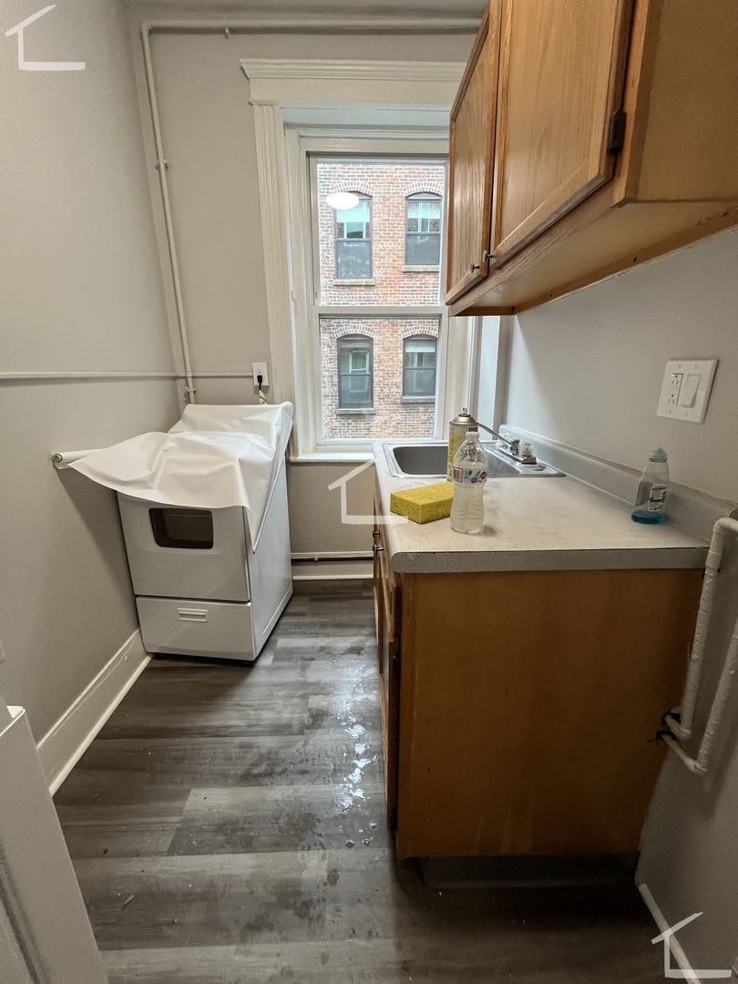 Cozy studio with great location in Allston available NOW! – photo 2