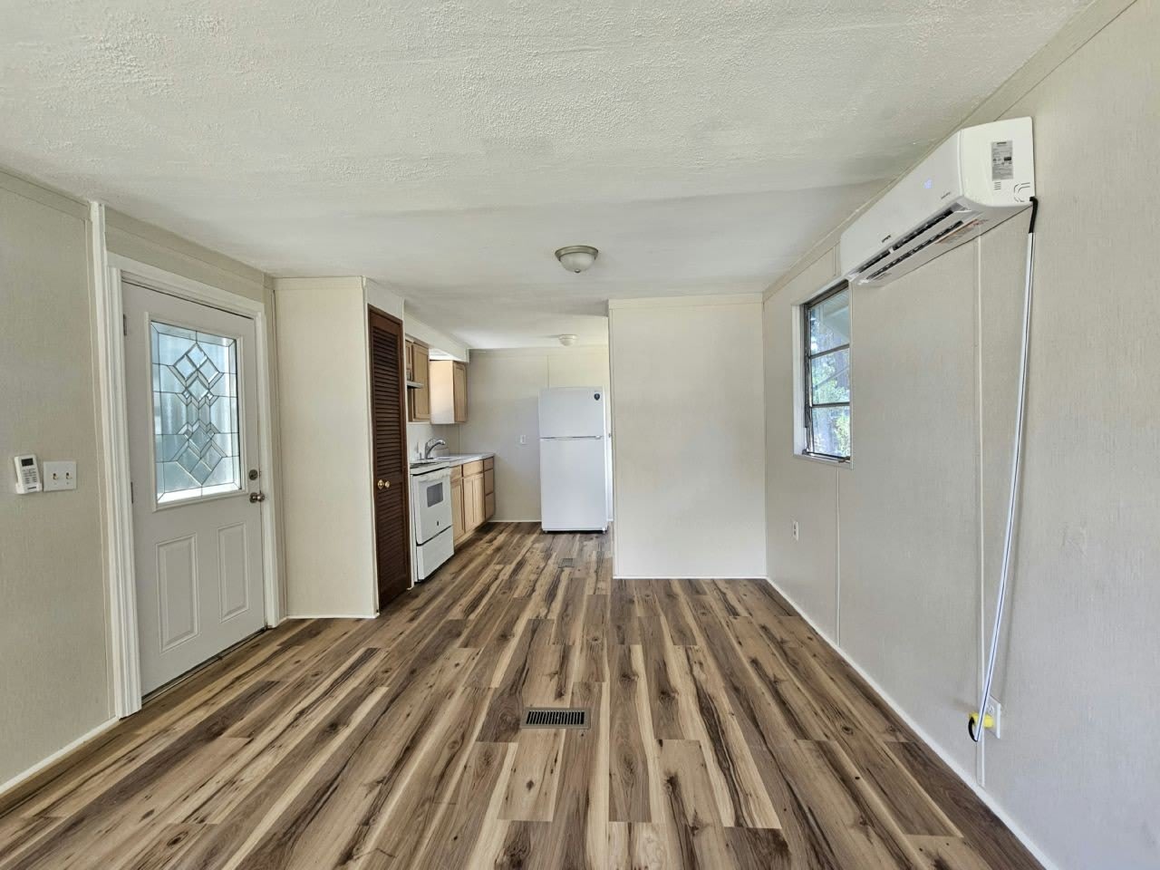 4360 Hitzing Ave – photo 3
