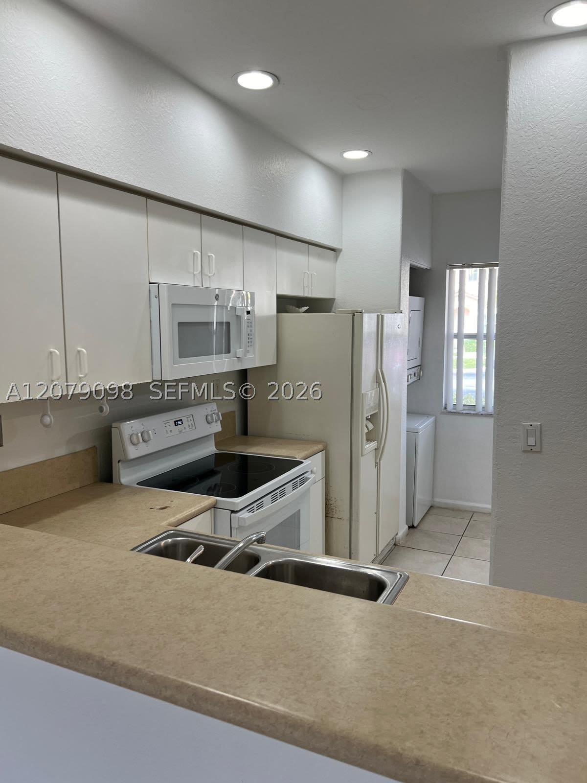 8382 SW 29th St – photo 1