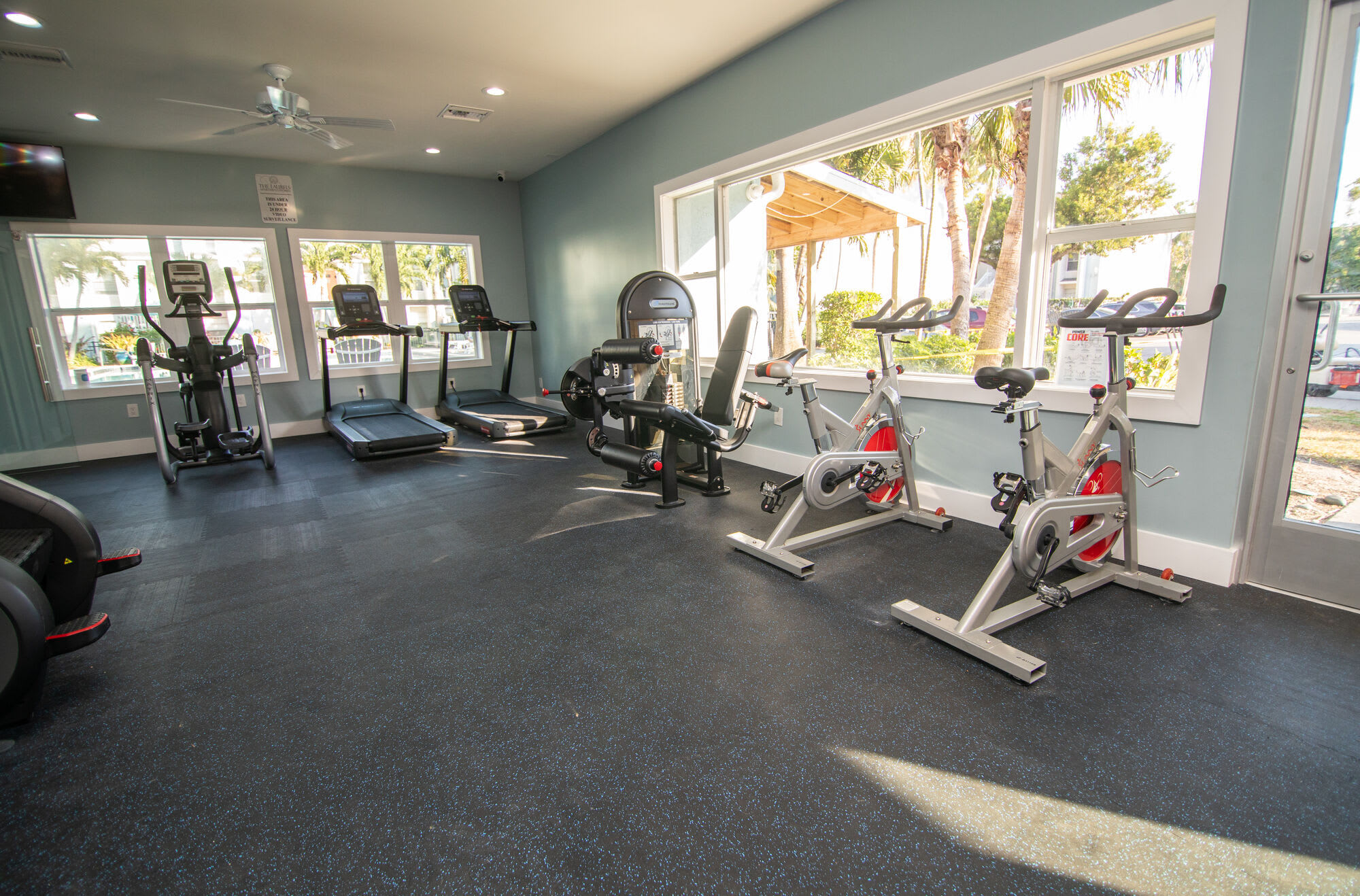 The Laurels Apartment Homes – photo 2