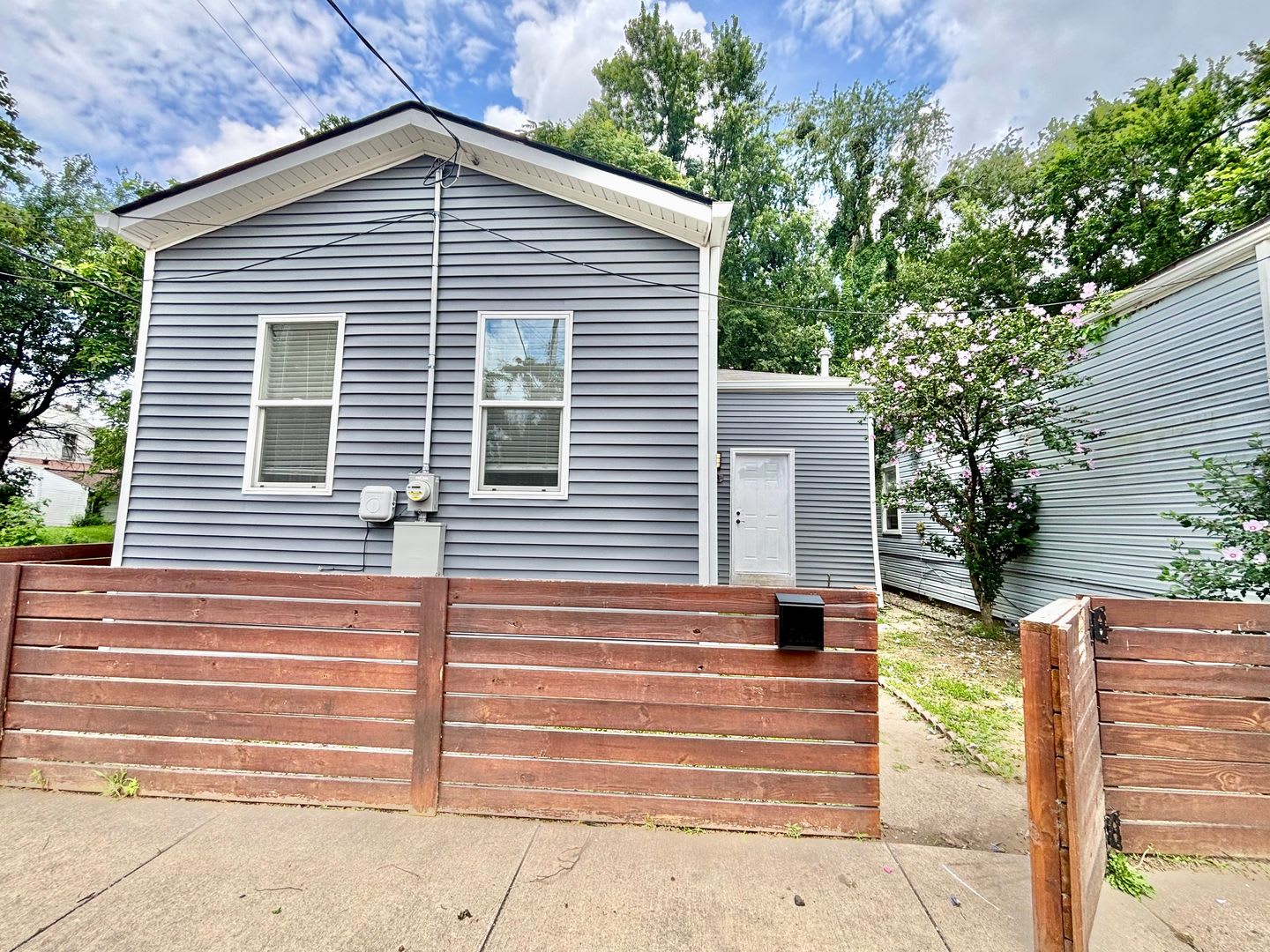 513 S 24Th Street 2 Bedroom House Fenced Yard Off Street Parking Pets Okay – photo 1
