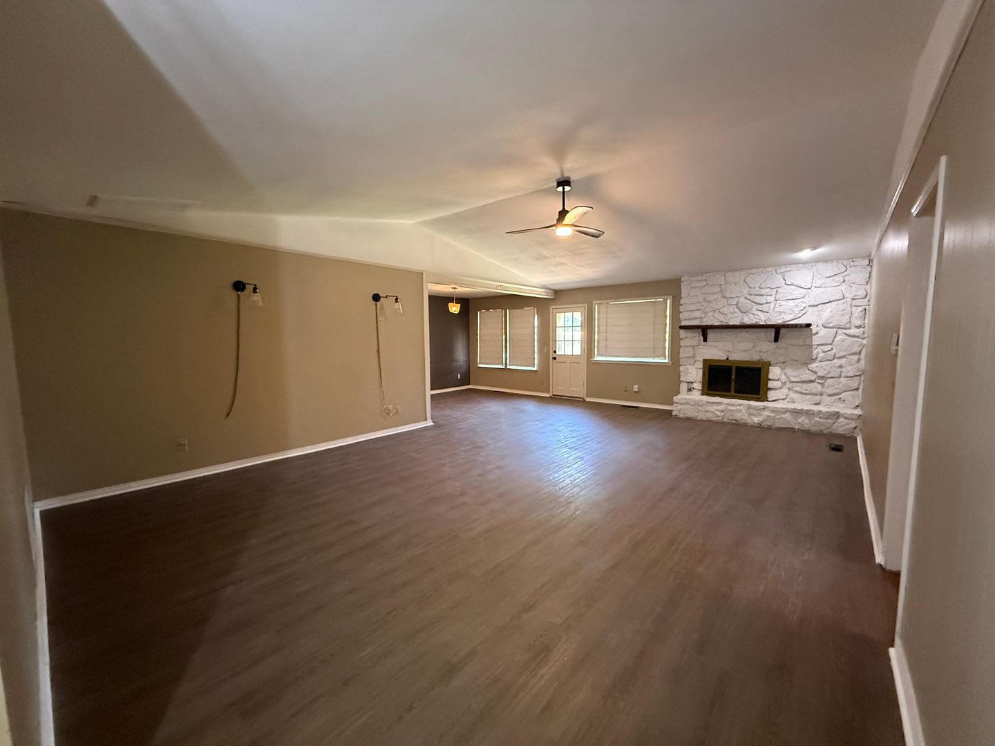 Luxurious 3 bd 2 ba on South Peoria – photo 2