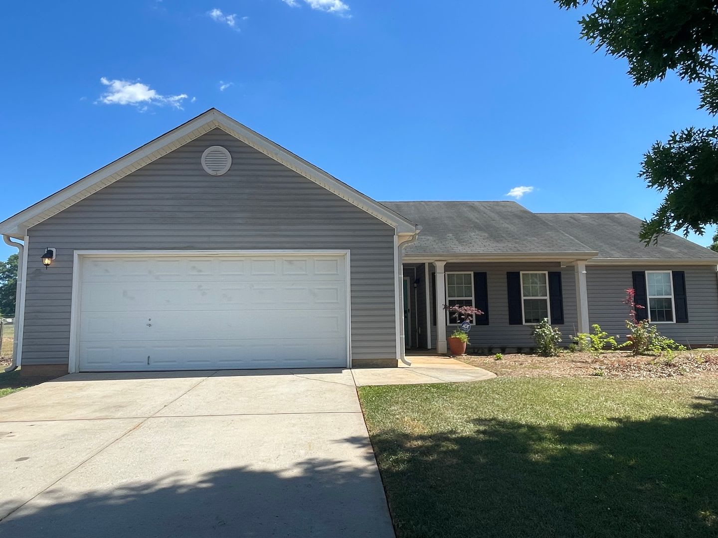 3 Bedroom 2 Bath Home In Oglethorpe County Is Situated On A 1 53 Spacious Lot With A Fenced In Backyard – photo 1