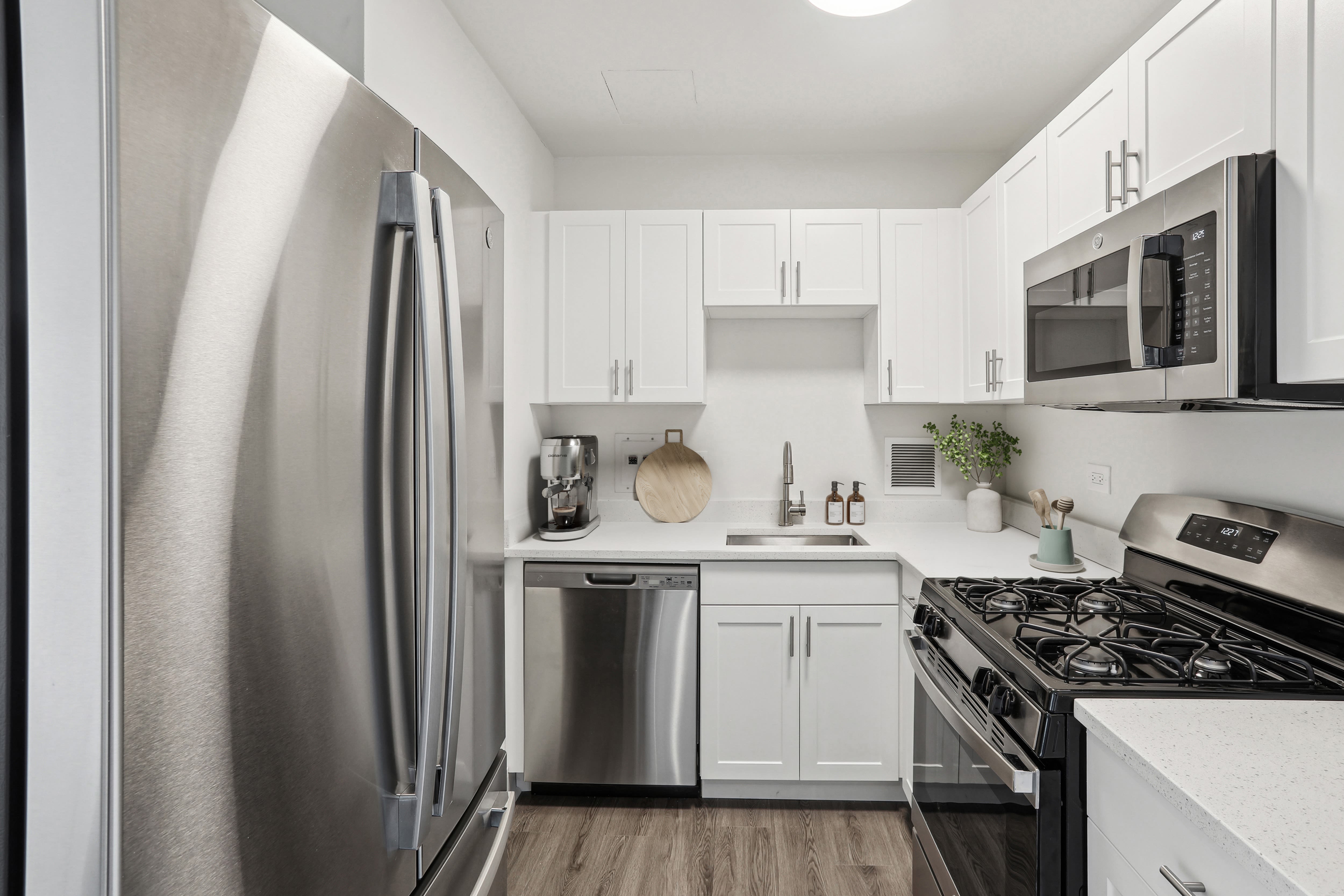RiverHouse – photo 1