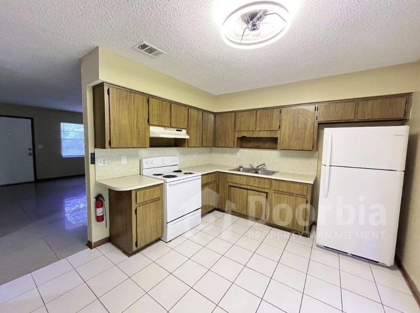 7496 Necia Dr S – photo 4