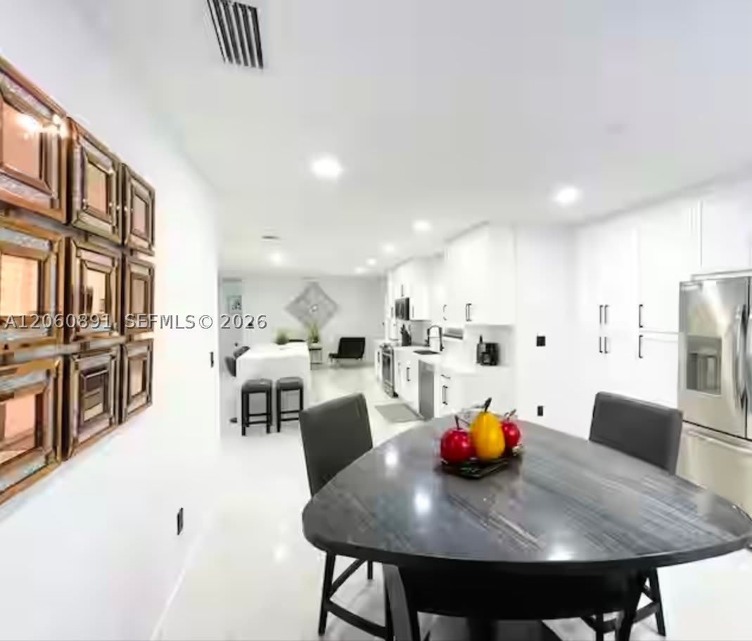 301 SW 136th Ct – photo 5