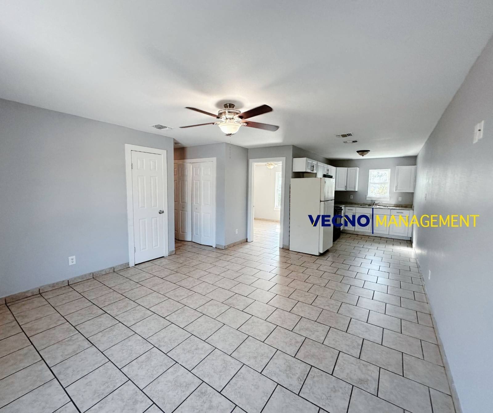 135 Nopal St. – photo 1