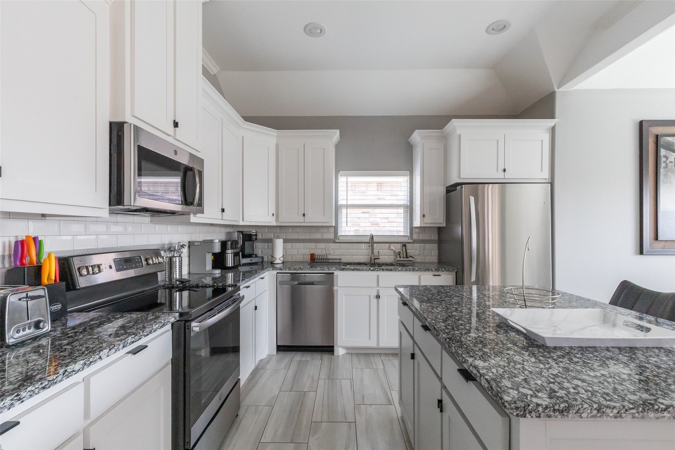 3126 Oakley Street – photo 4