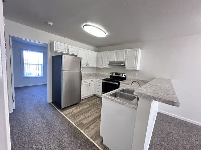 10741 Dayton Way – photo 3
