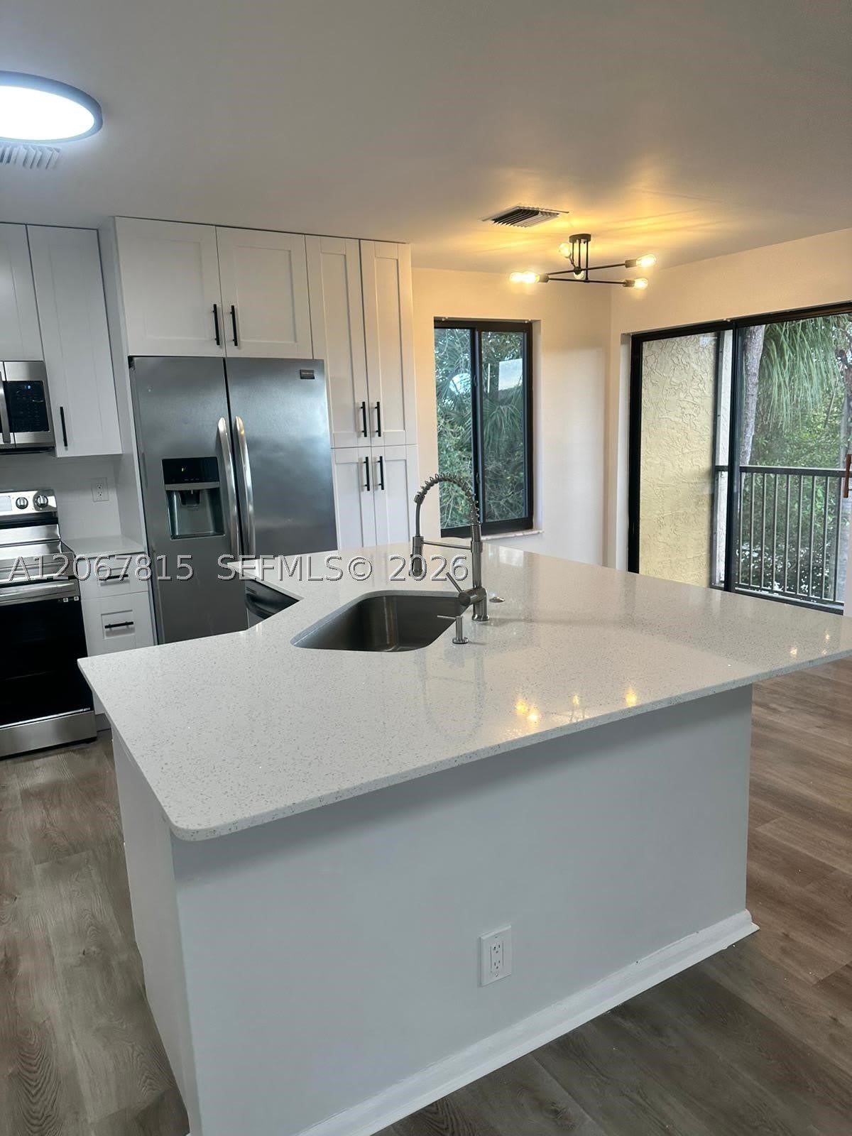 8962 NW 40th St – photo 2