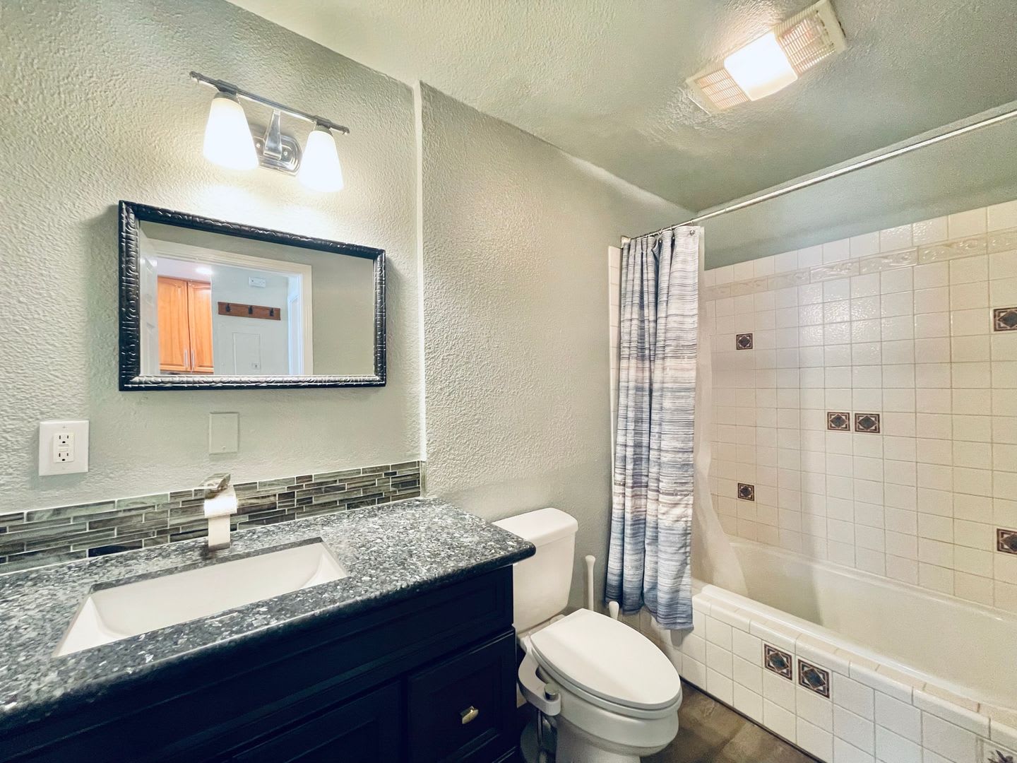 Charming 1bedroom Condo in CherryHill – photo 4