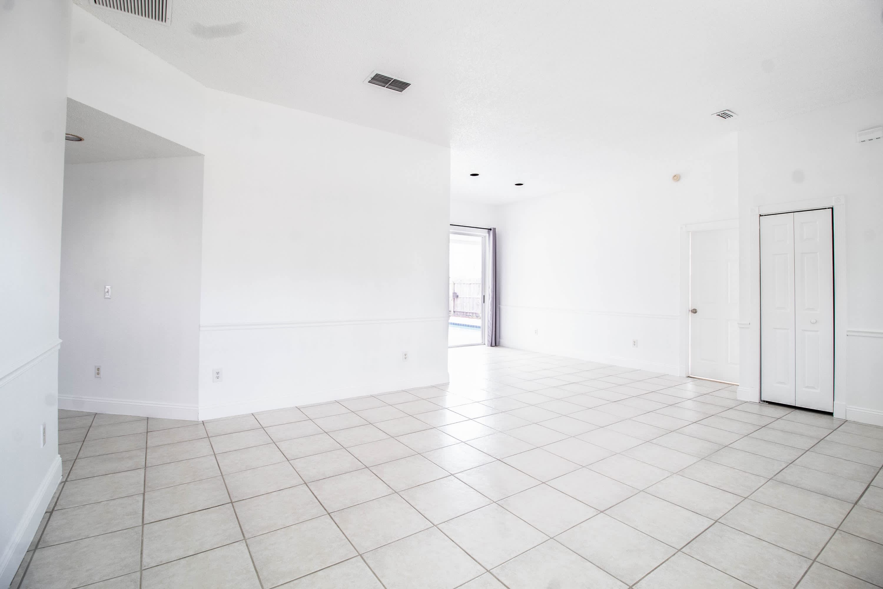 2782 Picadilly Circle – photo 4