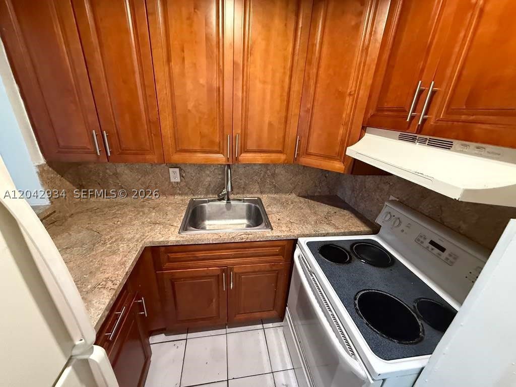 4370 NW 11th St – photo 3